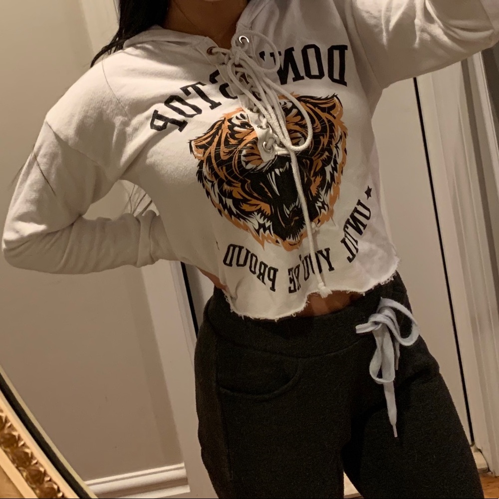 White cropped sweatshirt